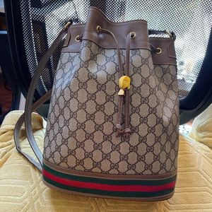 Beautiful Authentic Vintage Gucci Bucket Bag Crossbody
